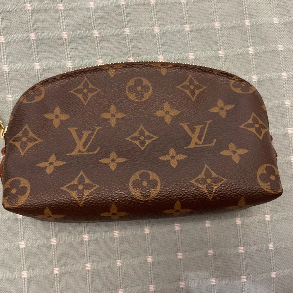 LV Signature Cosmetic Pouch - Picture 1 of 5